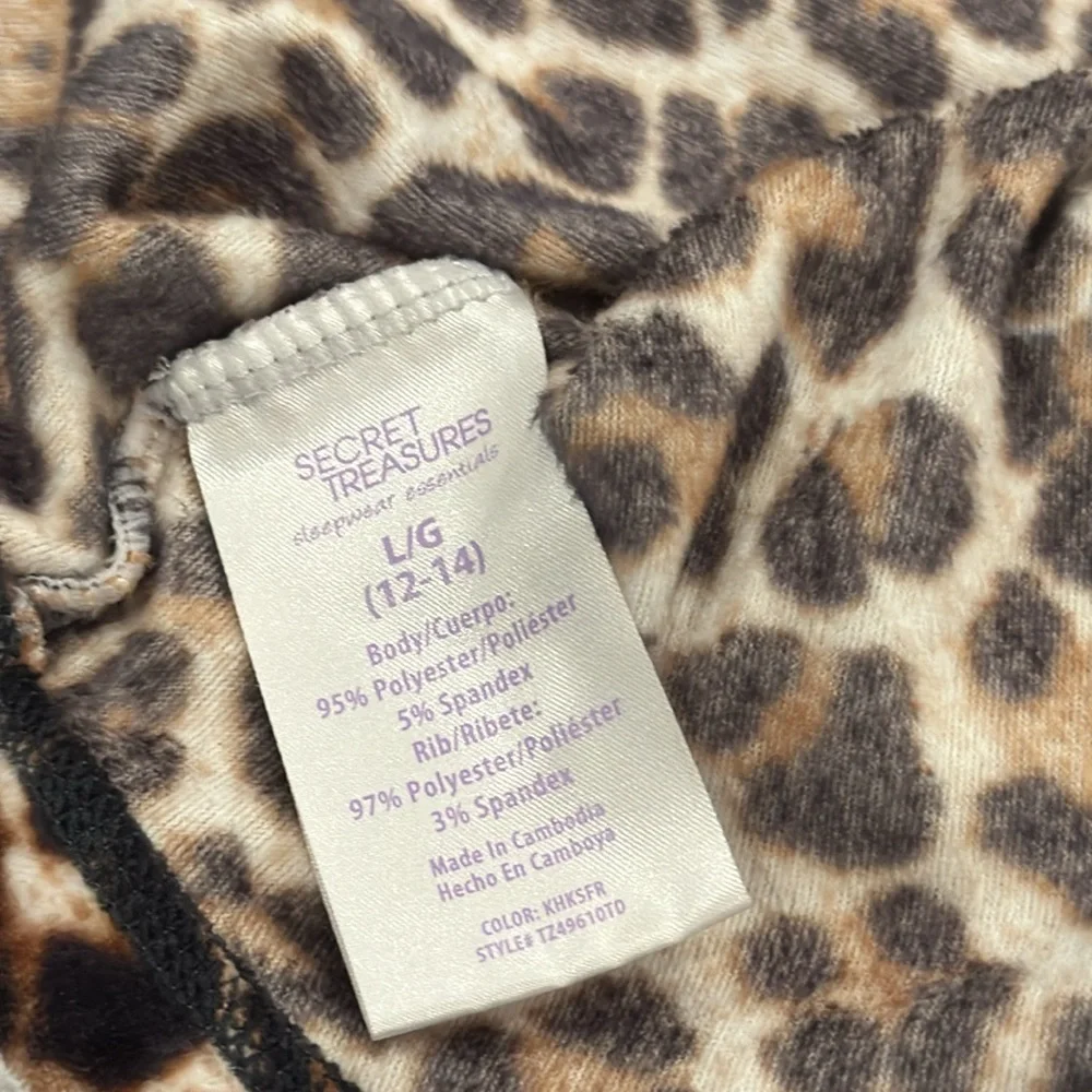 Secret Treasures Velour Animal Print Pajama Top - Picture 5 of 5